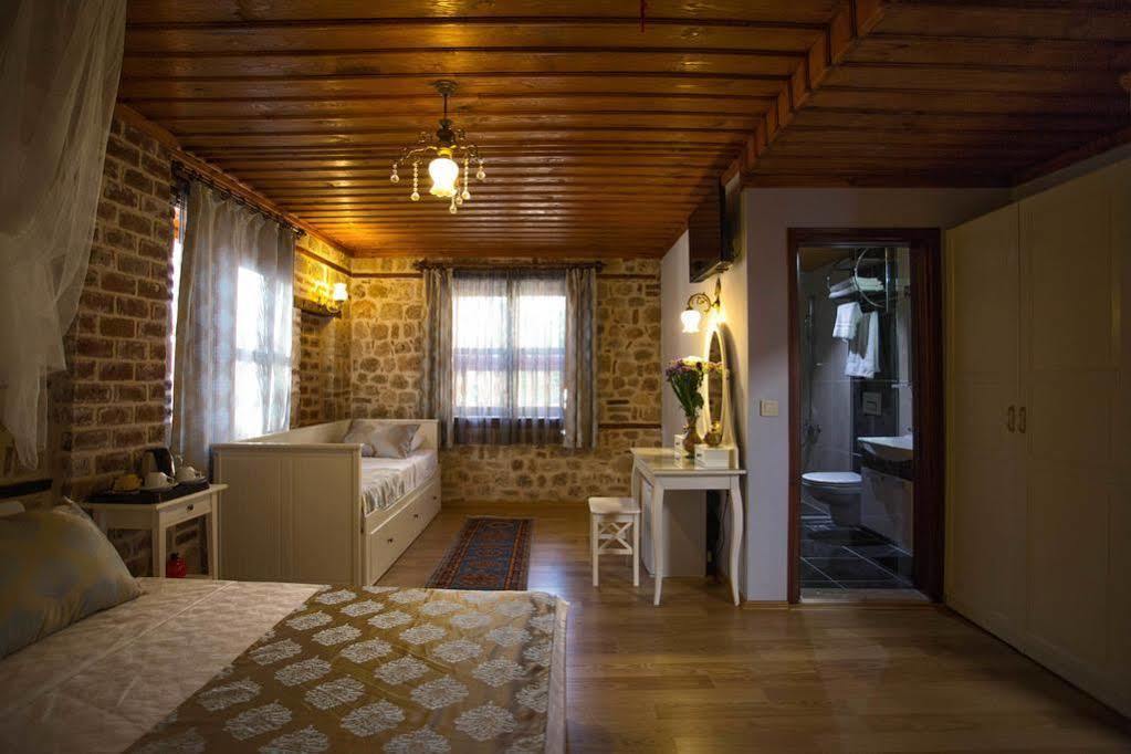 Casa Franco Old Town Hotel Antália Exterior foto